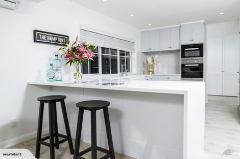 Photo of property in 2/15 Saltburn Road, Milford, Auckland, 0620