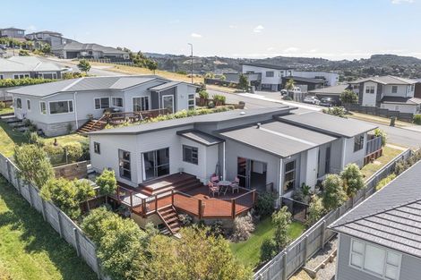 Photo of property in 154 Endeavour Drive, Whitby, Porirua, 5024