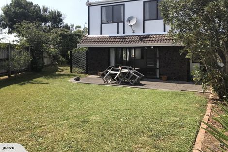 Photo of property in 2/27 Fortunes Road, Half Moon Bay, Auckland, 2012