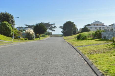 Photo of property in 24 Kitchener Street, Te Horo Beach, Otaki, 5581