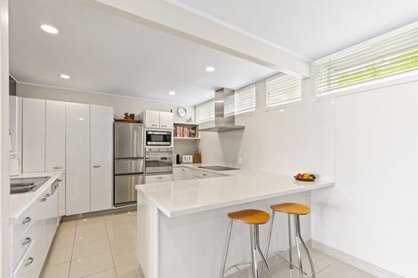 Photo of property in 75 Cliff Road, Torbay, Auckland, 0630