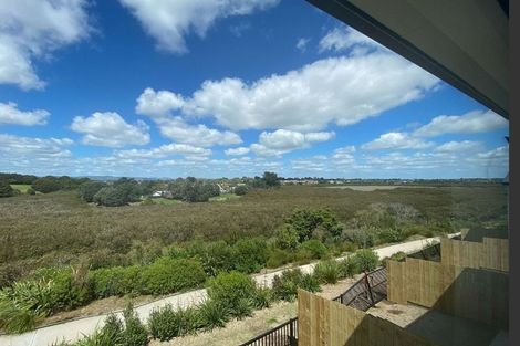 Photo of property in 30 Matawhanga Drive, Wattle Downs, Auckland, 2103