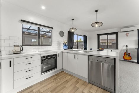 Photo of property in 79 Topaz Drive, Papamoa Beach, Papamoa, 3118