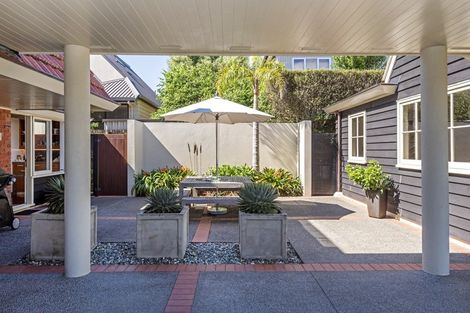 Photo of property in 14 Lynton Road, Bucklands Beach, Auckland, 2012