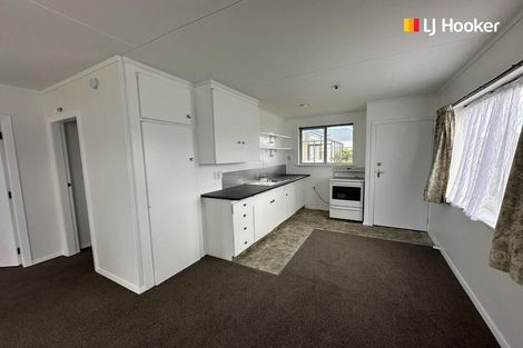 Photo of property in 105 Macandrew Road, South Dunedin, Dunedin, 9012