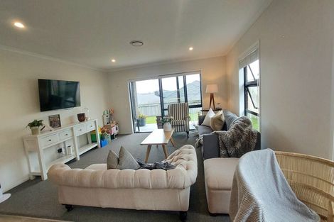 Photo of property in 12 Lily Way, Pyes Pa, Tauranga, 3112