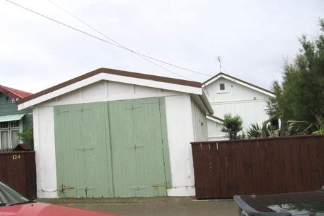 Photo of property in 124 Apu Crescent, Lyall Bay, Wellington, 6022