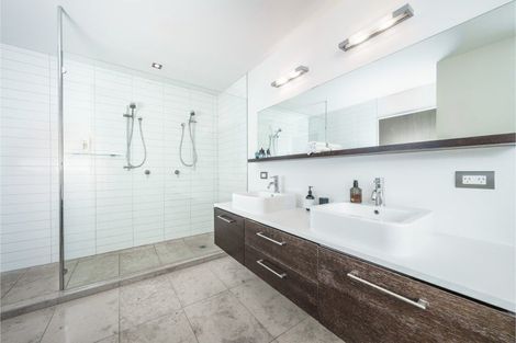 Photo of property in 1 Briar Bank Drive, Wanaka, 9305