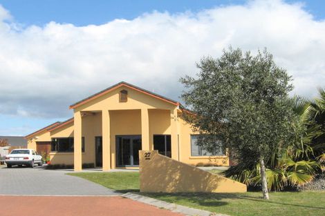 Photo of property in 27 Araroa Place, Papamoa Beach, Papamoa, 3118