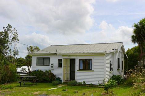 Photo of property in 120 Greenslade Road, Raglan, 3295
