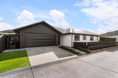 Photo of property in 15 Bellamont Street, Kumeu, 0810