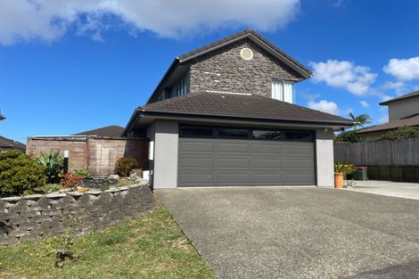 Photo of property in 15 Andover Way, Goodwood Heights, Auckland, 2105