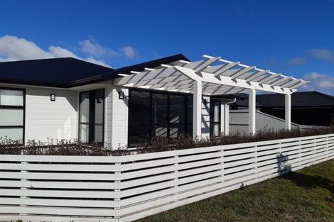 Photo of property in 14 Harding Drive, Papamoa Beach, Papamoa, 3118