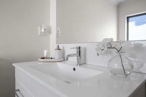 Photo of property in 3 Lakeview Quay, Pyes Pa, Tauranga, 3112