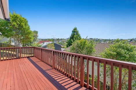 Photo of property in 7 Camilla Grove, Totara Vale, Auckland, 0629