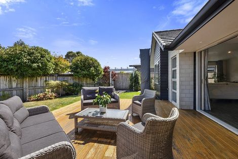 Photo of property in 7 Tupare Place, Highlands Park, New Plymouth, 4312
