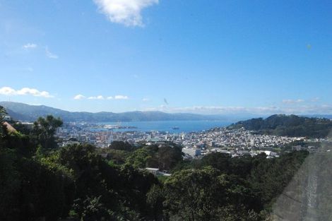 Photo of property in 18 Connaught Terrace, Brooklyn, Wellington, 6021