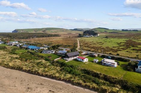 Photo of property in 497 Waikawa-curio Bay Road, Curio Bay, Tokanui, 9884