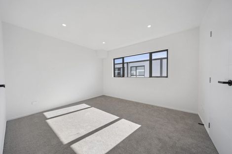 Photo of property in 10 Clendon Place, Manurewa, Auckland, 2102