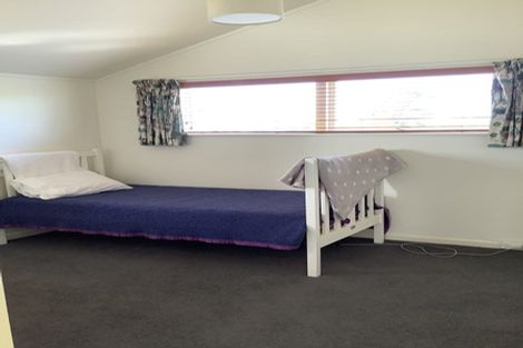 Photo of property in 302 Rangatira Road, Beach Haven, Auckland, 0626