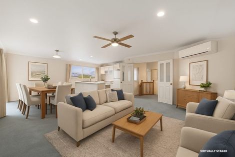 Photo of property in 2/3 Jacanas Place, Unsworth Heights, Auckland, 0632