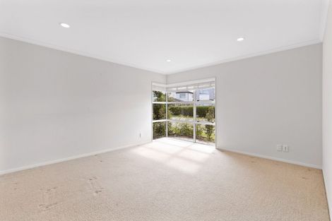 Photo of property in 5 Reno Way, Flat Bush, Auckland, 2016