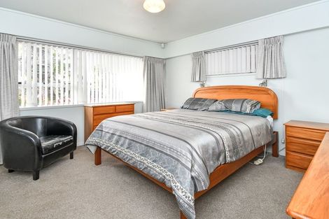 Photo of property in 12 Gibbons Road, Weymouth, Auckland, 2103