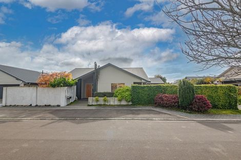 Photo of property in 12 Cloake Way, Palmerston North, 4414