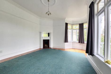 Photo of property in 72 Kelburn Parade, Kelburn, Wellington, 6012