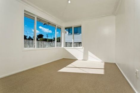 Photo of property in 660 East Coast Road, Pinehill, Auckland, 0630