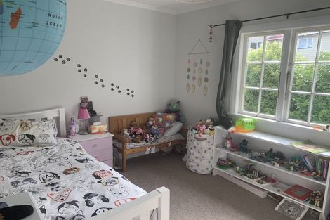 Photo of property in 16 York Street, Moera, Lower Hutt, 5010