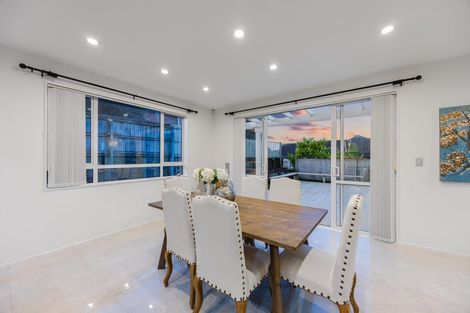 Photo of property in 52 Chesterfield Way, Orewa, 0931