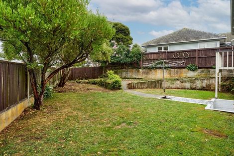 Photo of property in 46 Grays Road, Plimmerton, Porirua, 5026