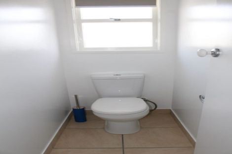 Photo of property in 2/195 Bucklands Beach Road, Bucklands Beach, Auckland, 2012