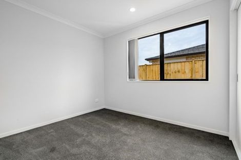 Photo of property in 10 Koroheke Road, Takanini, 2110