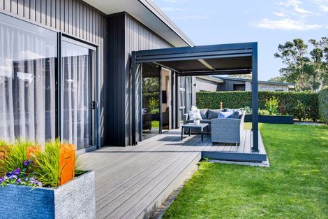 Photo of property in 5 Kotare Drive, Waiwhakaiho, New Plymouth, 4312