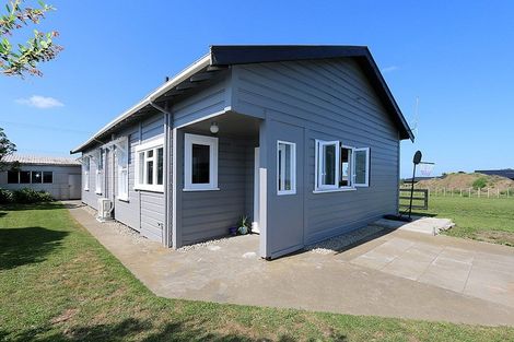 Photo of property in 357 Ketemarae Road, Hawera, 4675