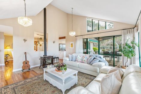 Photo of property in 1 Whangaparaoa Road, Red Beach, 0932