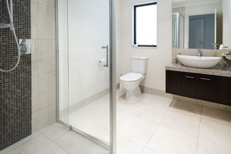 Photo of property in 30 Armstrong Farm Drive, East Tamaki Heights, Auckland, 2016