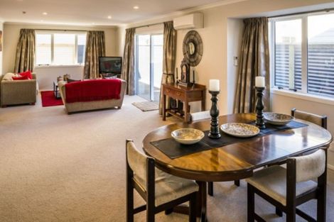 Photo of property in 8a Stone Street, Miramar, Wellington, 6022