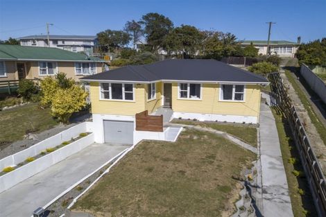 Photo of property in 111 Driver Crescent, Cannons Creek, Porirua, 5024