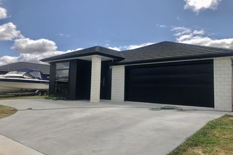 Photo of property in 16 Helen June Avenue, Flagstaff, Hamilton, 3210