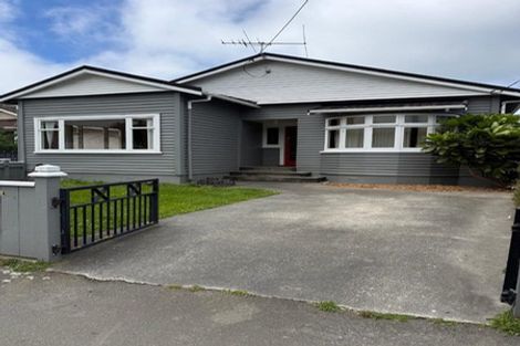 Photo of property in 187 The Parade, Island Bay, Wellington, 6023