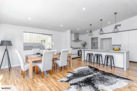 Photo of property in 9 Nerehana Place, Red Beach, 0932