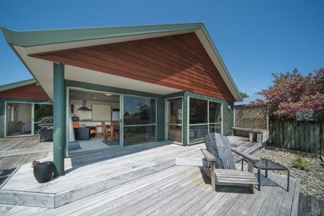 Photo of property in 5 Abby Road, Fitzherbert, Palmerston North, 4410