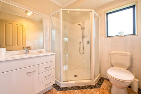 Photo of property in 8 Morewa Place, Takanini, 2112