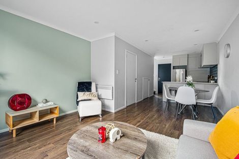 Photo of property in 6 Wharara Lane, Massey, Auckland, 0614