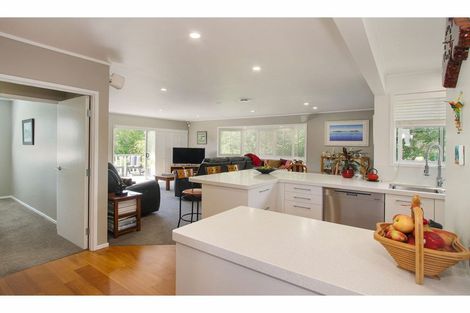 Photo of property in 7 Taynith Place, Glenfield, Auckland, 0629