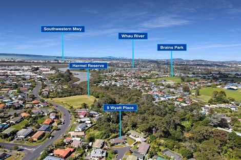 Photo of property in 9 Wyatt Place, Glendene, Auckland, 0602