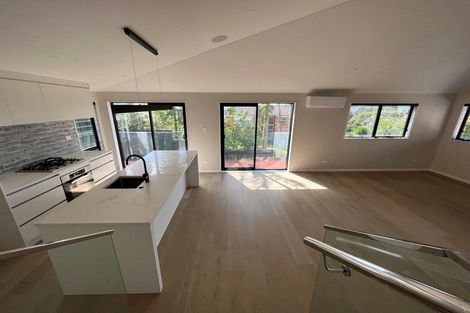 Photo of property in 10 Tapatai Place, Castor Bay, 0620